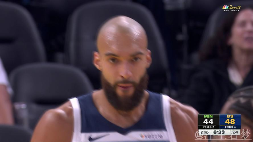 麦克丹尼尔斯妙传 戈贝尔双手扣篮打成2+1