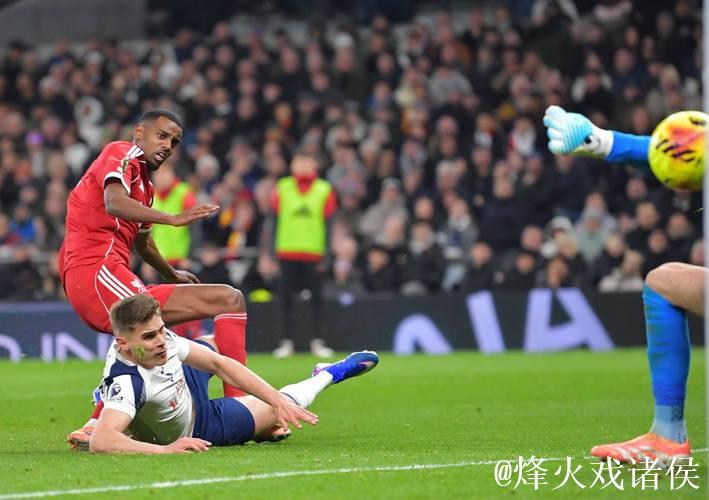 英超-伊萨克破门 利物浦2-1热刺收获各赛事3连胜 英超-伊萨克破门 利物浦2-1热刺收获各赛事3连胜