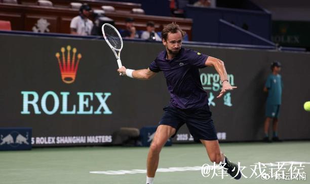 林德克内希2-1力克梅德韦杰夫 首次晋级大师赛决赛 林德克内希2-1力克梅德韦杰夫 首次晋级大师赛决赛